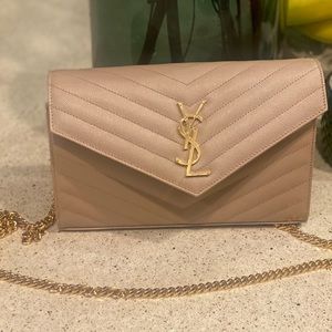 Saint Laurent monograme large wallet on chain. Used only 2 times.